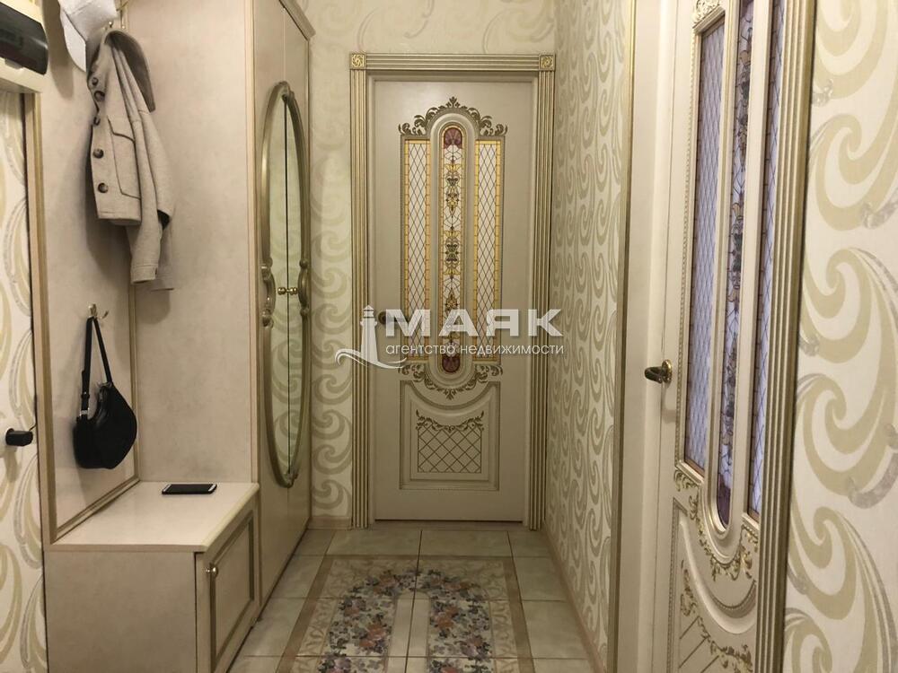 2-к. квартира 64 кв.м, 4/10