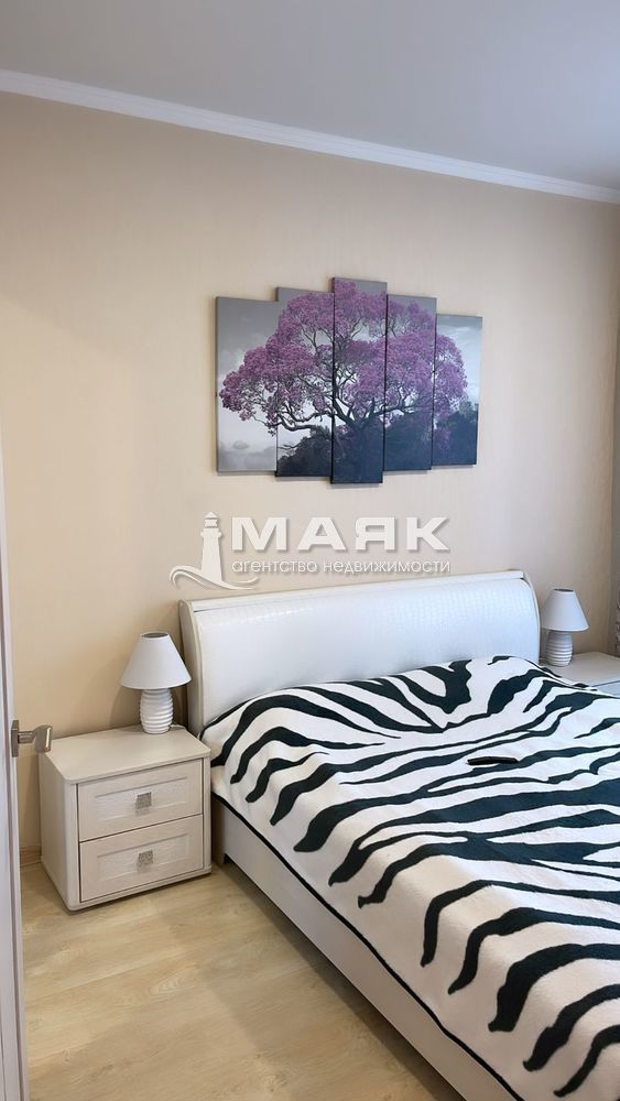 2-к. квартира 58.6 кв.м, 4/8