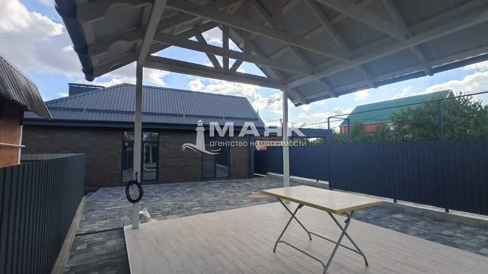 Дом 93.2 кв.м на участке 3 сот