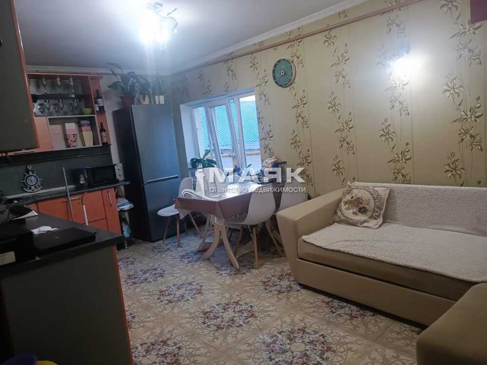 Дом 90 кв.м на участке 10 сот