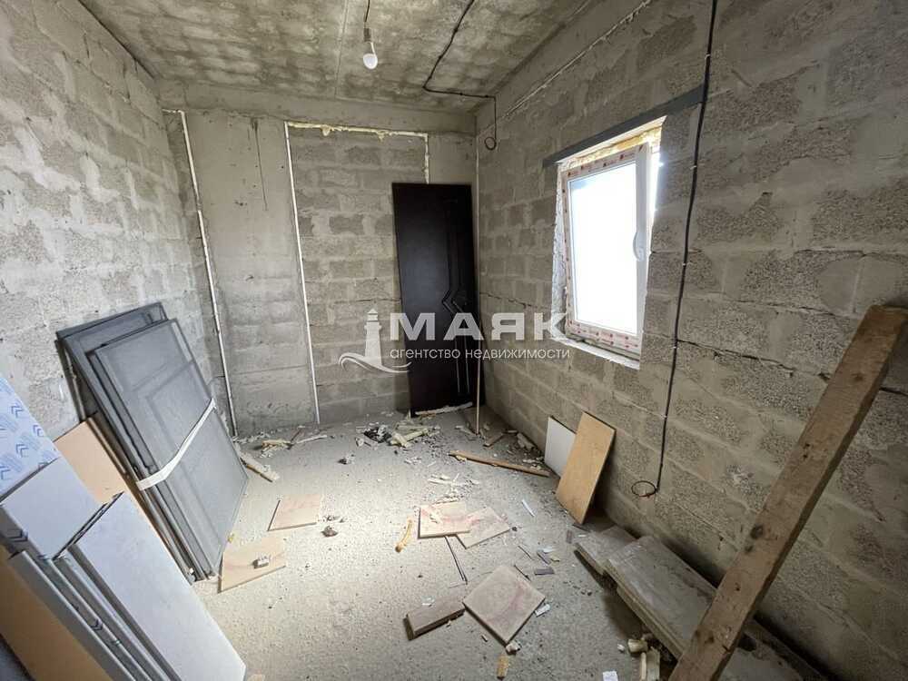 Дом 179 кв.м на участке 6 сот