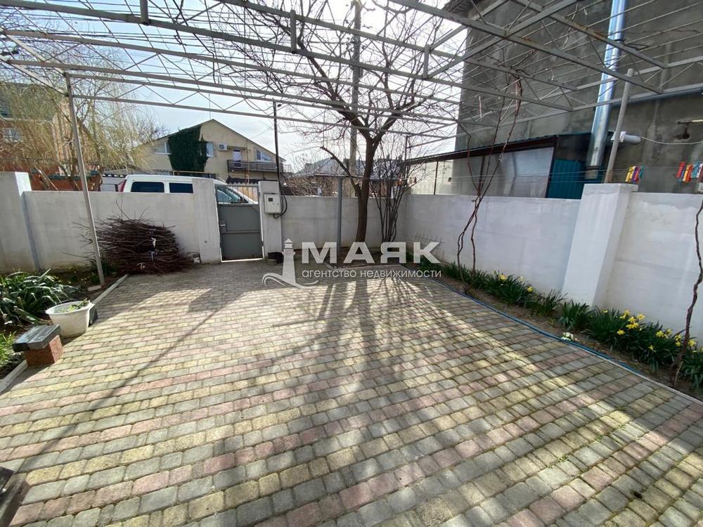 Дом 305.3 кв.м на участке 4 сот