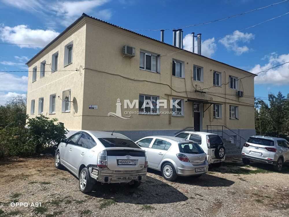 3-к. квартира 70 кв.м, 1/2