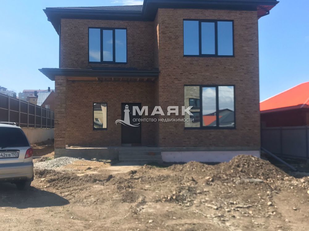 Дом 269 кв.м на участке 5.5 сот