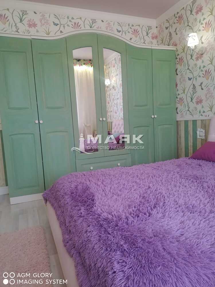 Дом 223 кв.м на участке 1 сот