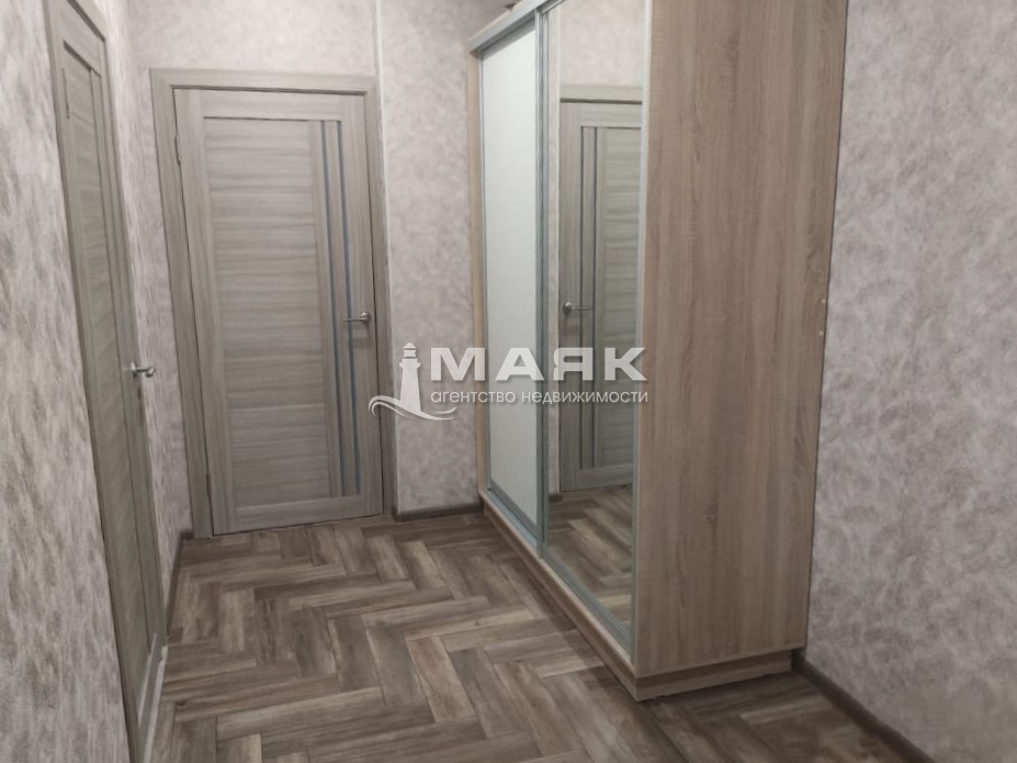 2-к. квартира 58.6 кв.м, 4/8