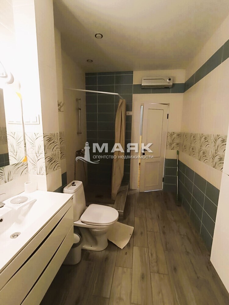 Дом 370.7 кв.м на участке 6.4 сот