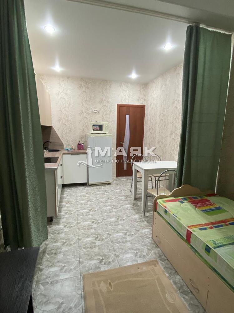 1-к. квартира 41.9 кв.м, 2/9