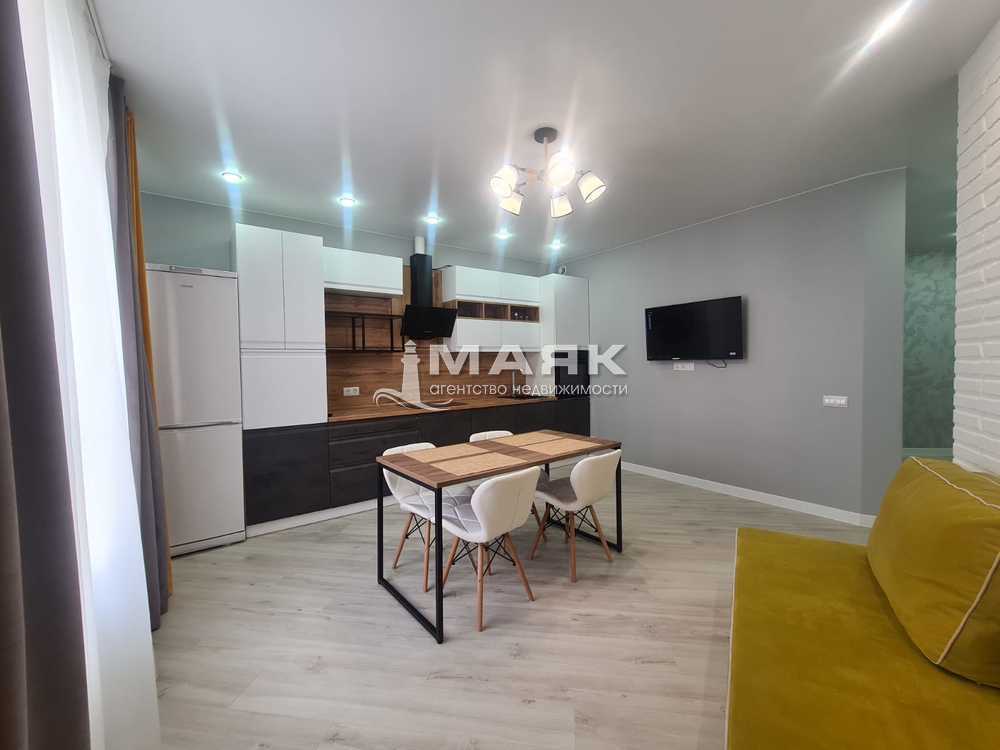 2-к. квартира 74.5 кв.м, 5/5