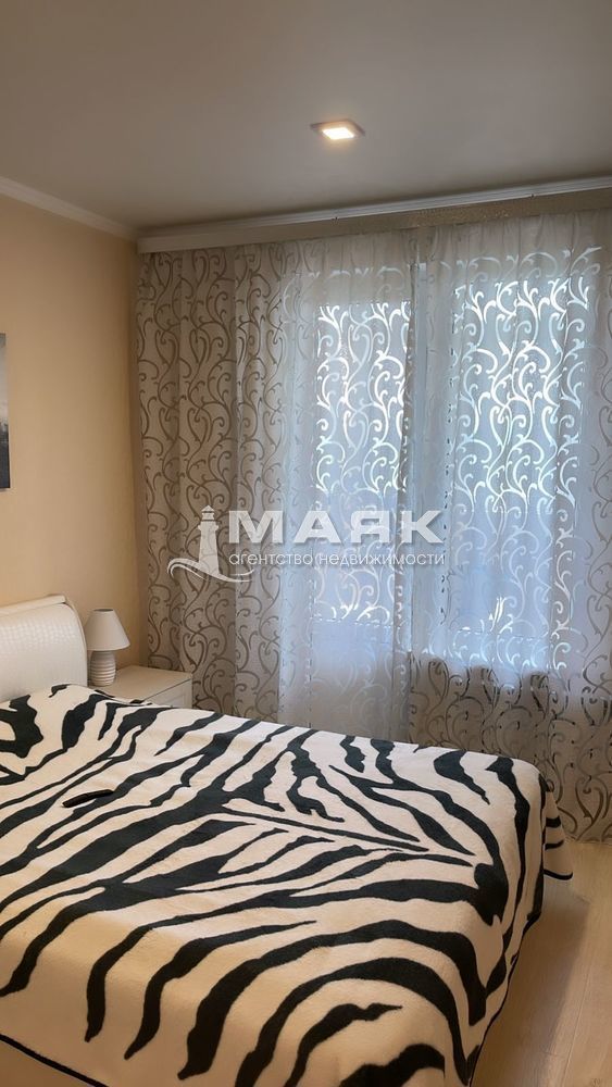 2-к. квартира 58.6 кв.м, 4/8