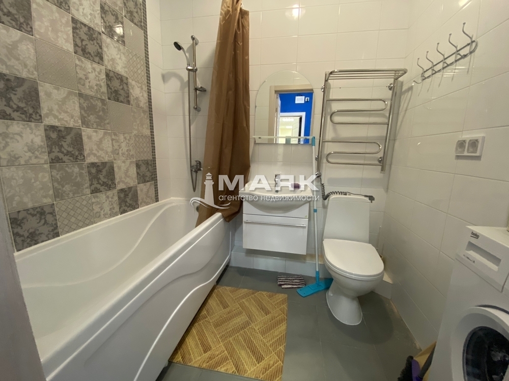 2-к. квартира 48.6 кв.м, 2/4
