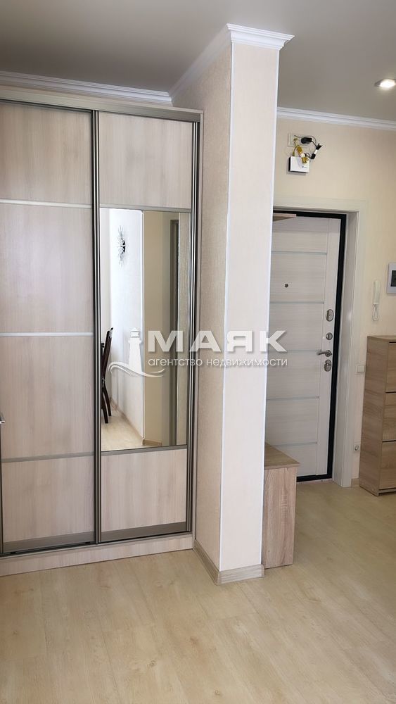 2-к. квартира 58.6 кв.м, 4/8