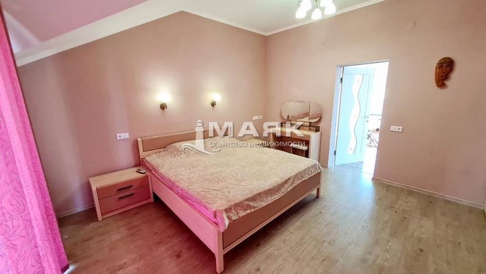 Дом 402 кв.м на участке 10 сот