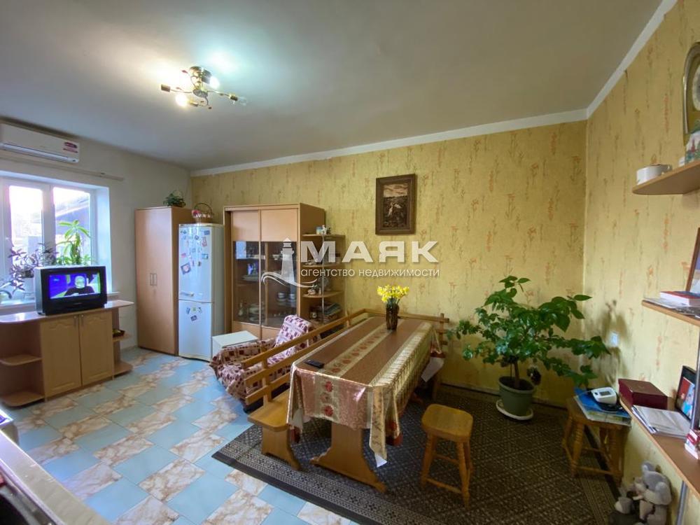 Дом 305.3 кв.м на участке 4 сот