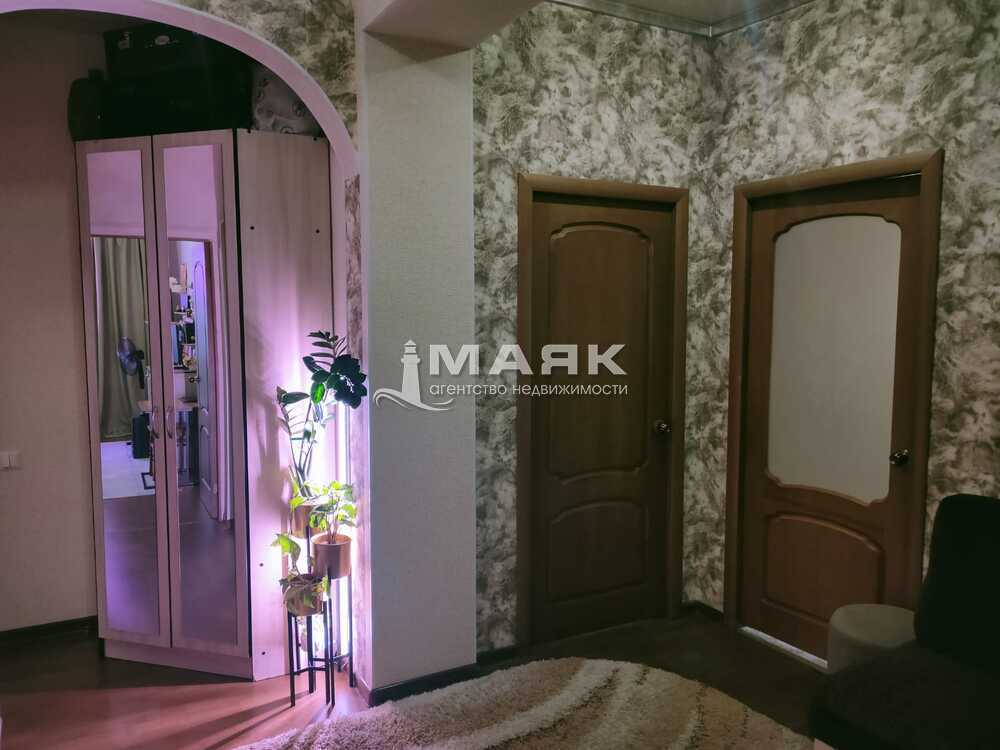 3-к. квартира 90 кв.м, 2/5