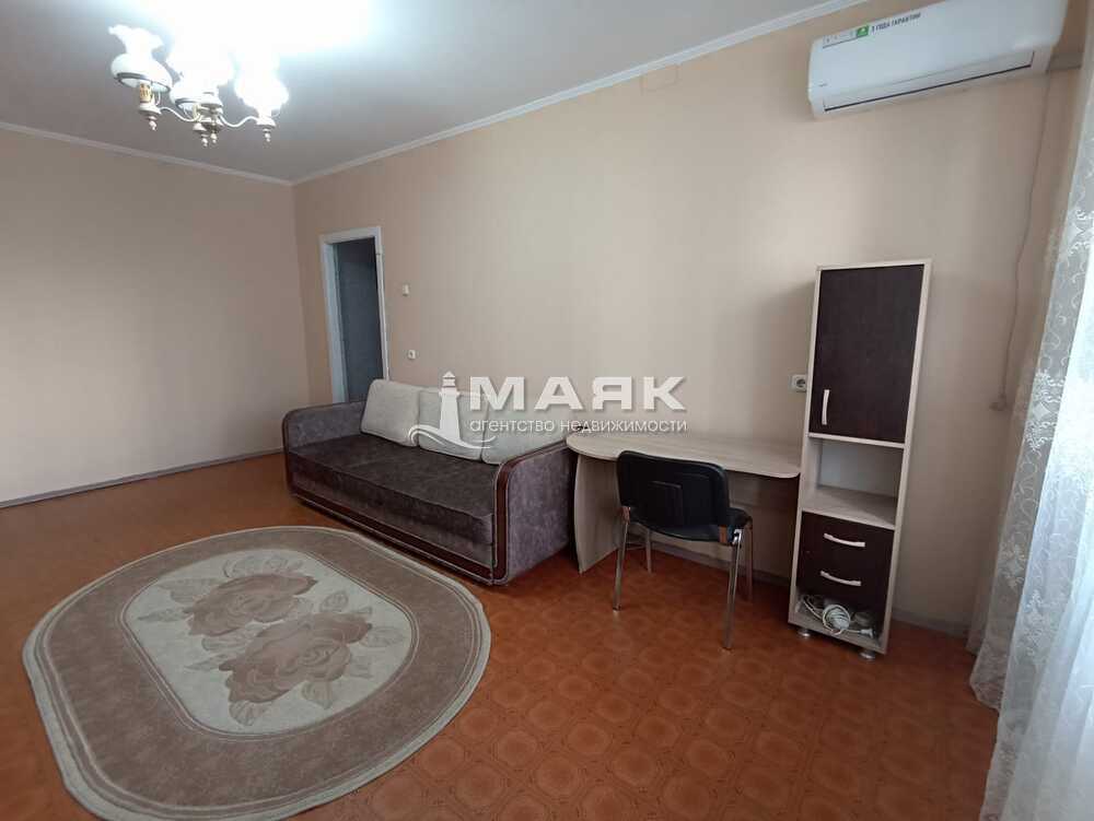 2-к. квартира 54 кв.м, 2/9