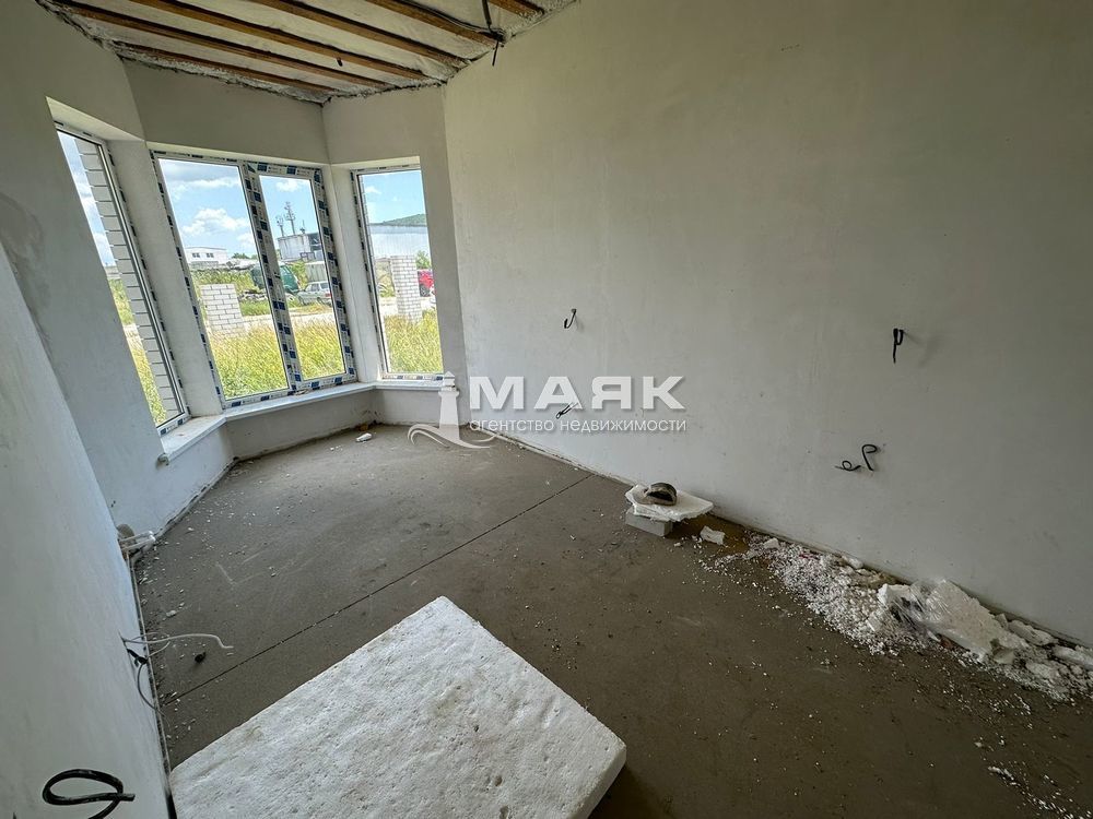 Дом 100 кв.м на участке 5 сот