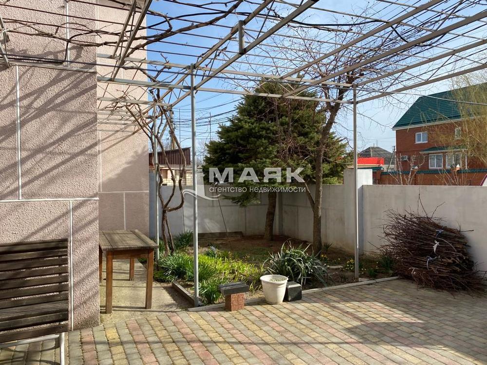 Дом 305.3 кв.м на участке 4 сот