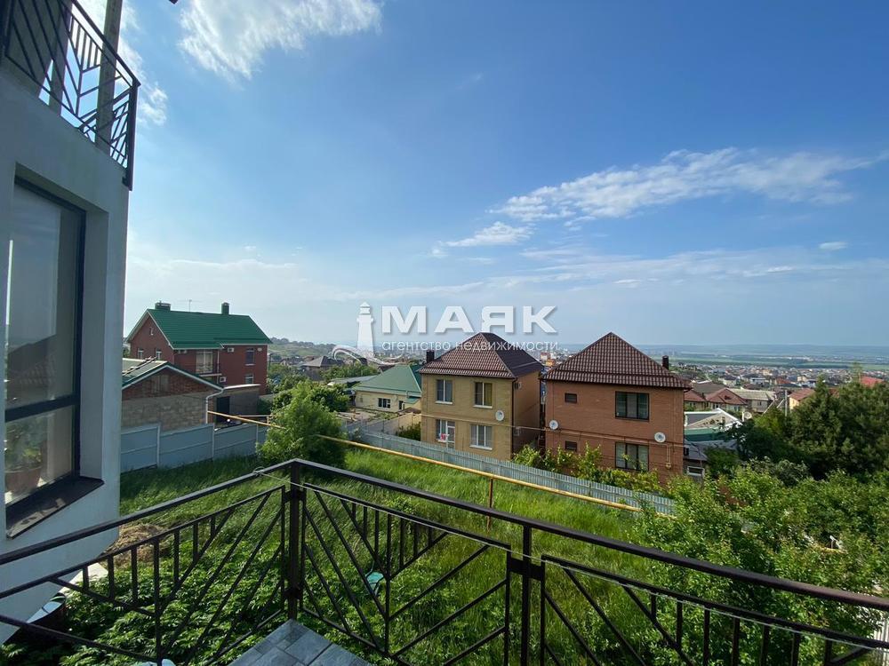 Дом 402 кв.м на участке 10 сот