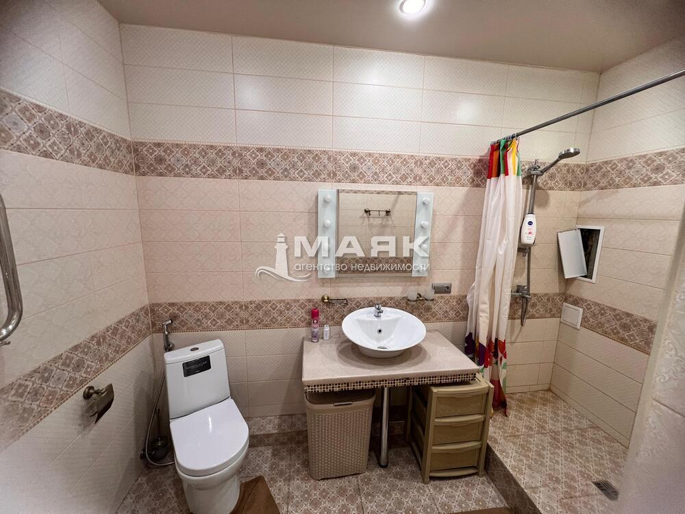 2-к. квартира 68 кв.м, 1/9