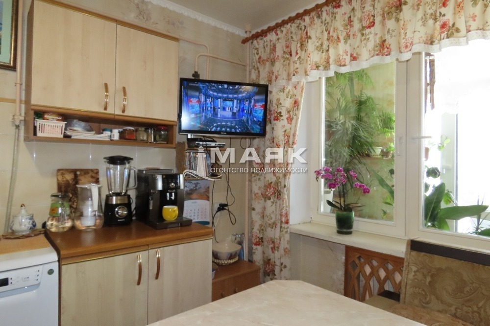 3-к. квартира 86 кв.м, 3/8