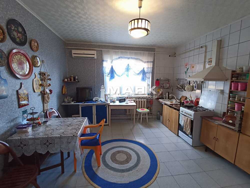 Дом 250 кв.м на участке 19 сот