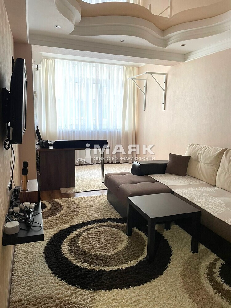 2-к. квартира 59.8 кв.м, 4/8