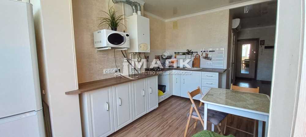 1-к. квартира 53 кв.м, 2/13