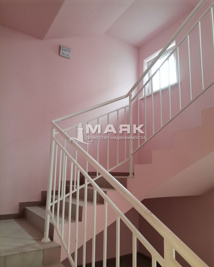 1-к. квартира 37.4 кв.м, 3/8