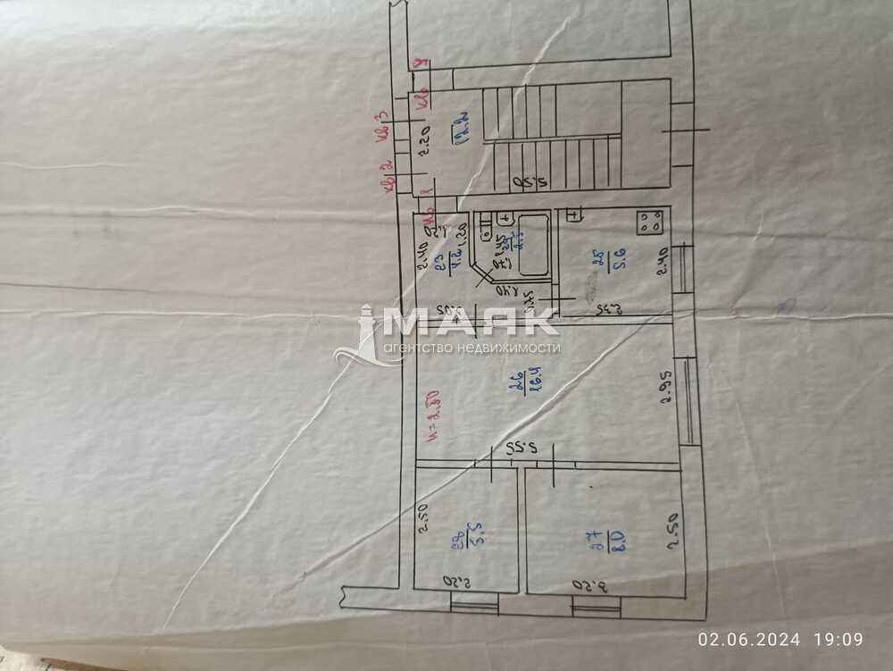 3-к. квартира 42.4 кв.м, 1/2