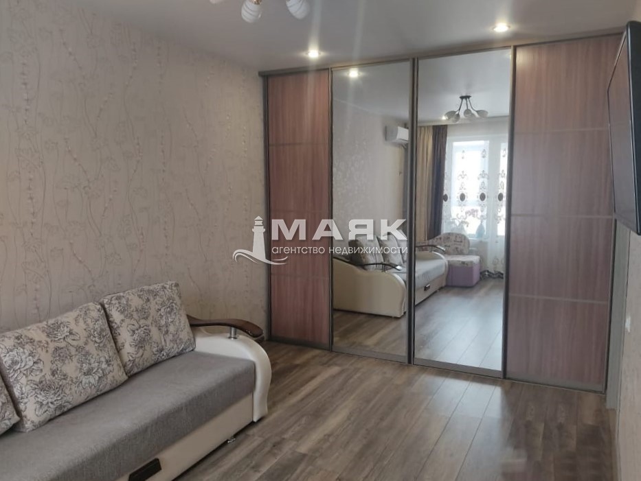 2-к. квартира 58.6 кв.м, 4/8