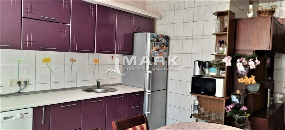 Дом 413 кв.м на участке 8 сот