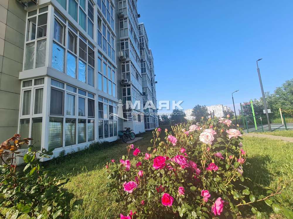 2-к. квартира 63 кв.м, 8/8