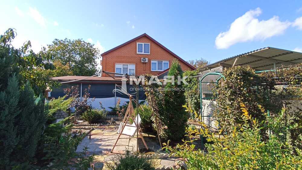 Дом 161.9 кв.м на участке 5 сот