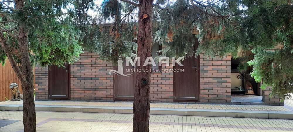 Дом 413 кв.м на участке 8 сот