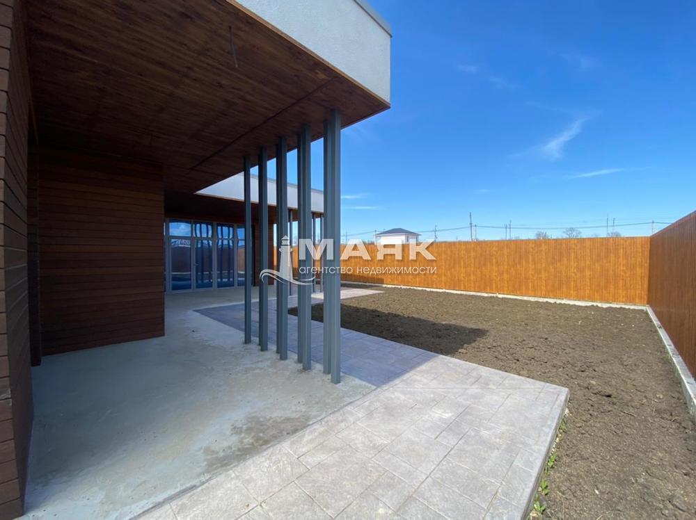 Дом 174 кв.м на участке 6.4 сот