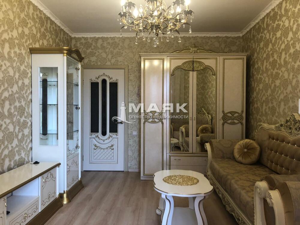 2-к. квартира 64 кв.м, 4/10