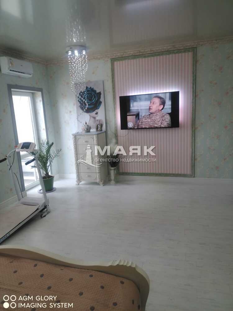 Дом 223 кв.м на участке 1 сот