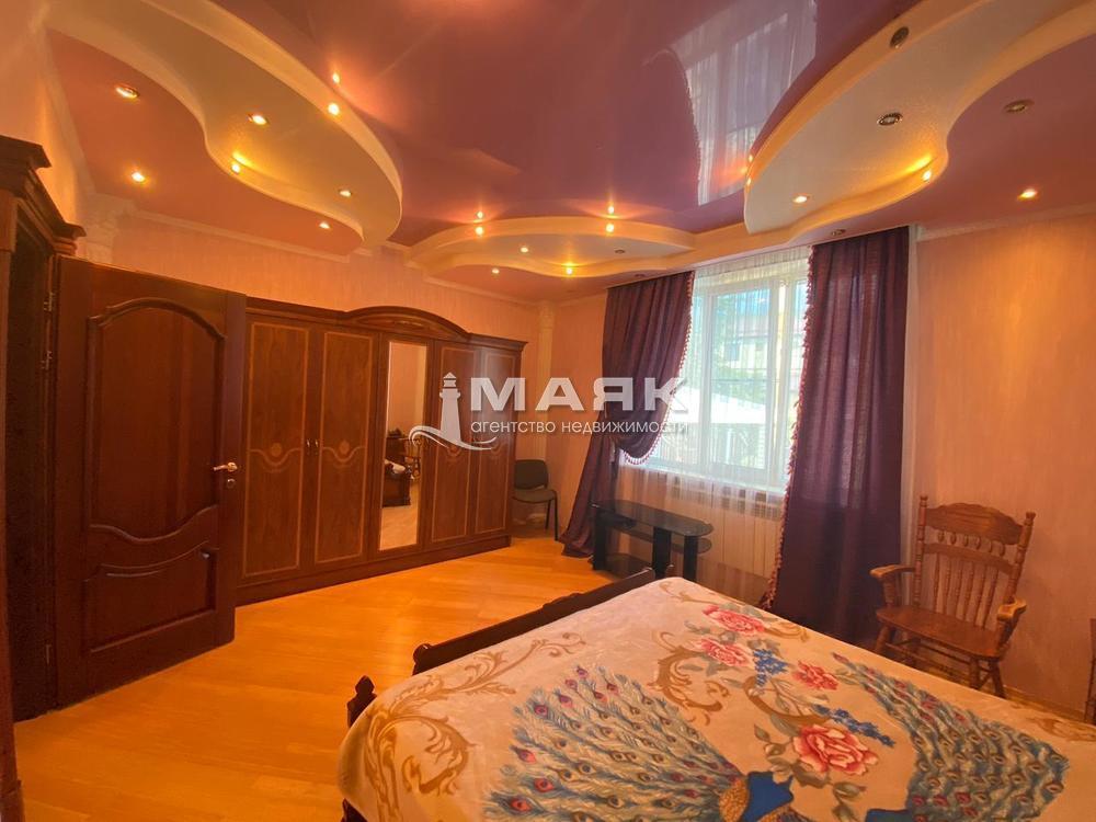 Дом 519 кв.м на участке 10 сот