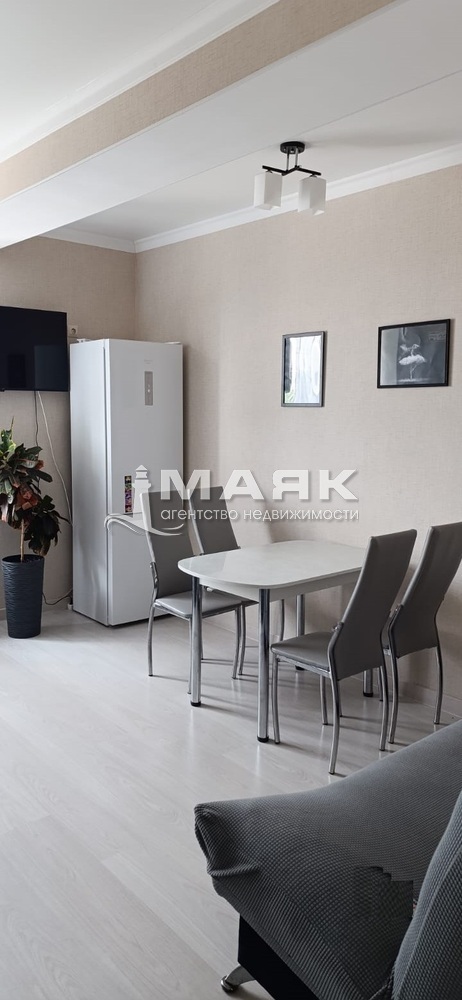 2-к. квартира 72 кв.м, 4/6