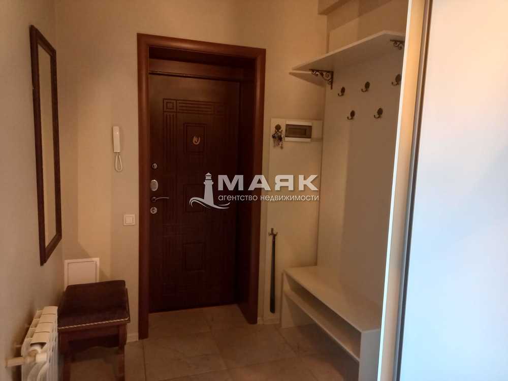 2-к. квартира 68 кв.м, 4/6