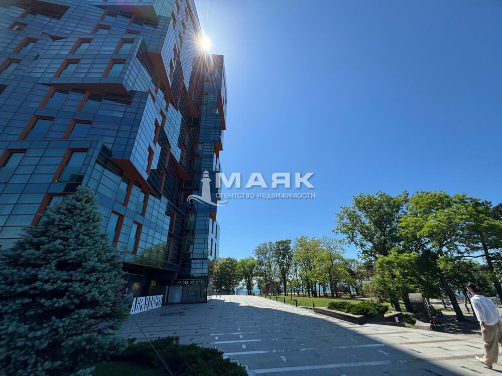 3-к. квартира 159.9 кв.м, 8/15