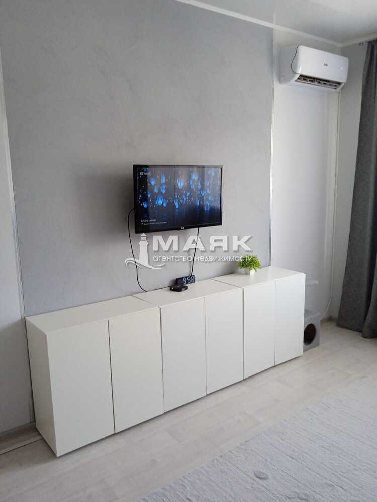 2-к. квартира 67.3 кв.м, 3/3