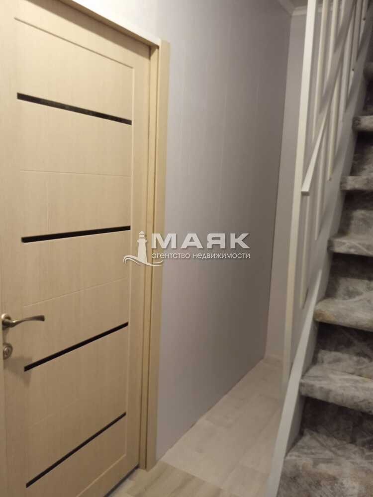 2-к. квартира 67.3 кв.м, 3/3