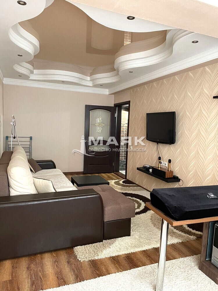 2-к. квартира 59.8 кв.м, 4/8