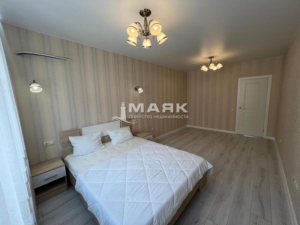 2-к. квартира 68 кв.м, 10/13