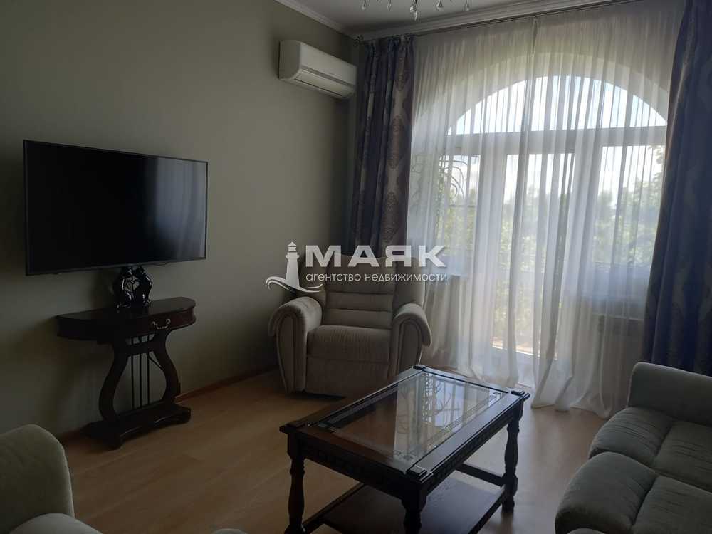 2-к. квартира 68 кв.м, 4/6