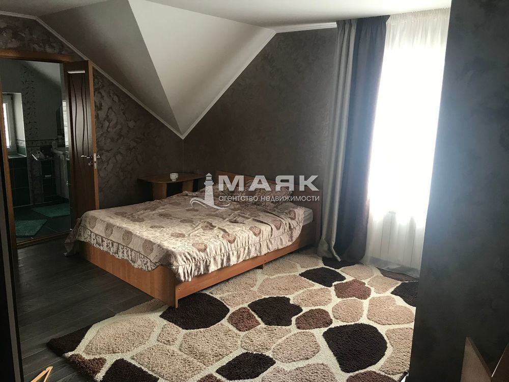 Дом 319 кв.м на участке 8.7 сот