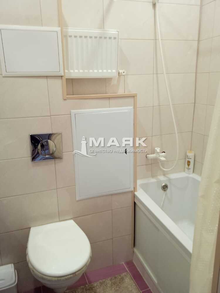2-к. квартира 67.3 кв.м, 3/3