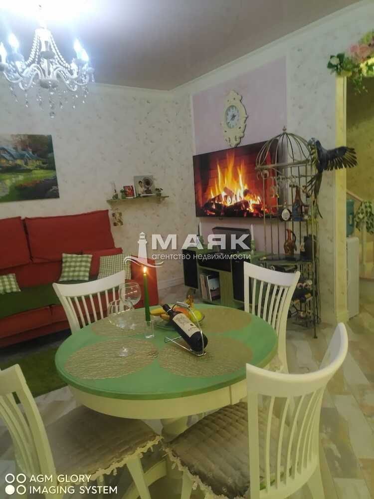 Дом 223 кв.м на участке 1 сот
